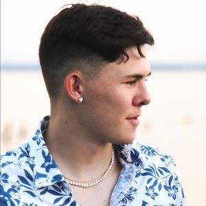 Meet your Posher, Eric